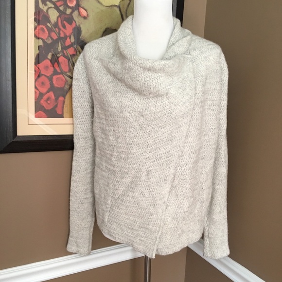 white and warren Sweaters - Gorgeous grey cashmere sweater!
